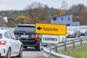 Nieko švento: per Vėlines į Petrašiūnų kapines vyras važiavo visiškai girtas