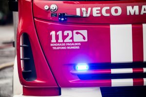 Jurbarke apdegė ardomas automobilis, Radviliškyje įtariamas pavėsinės padegimas