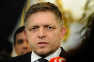 Slovakijos premjeras sveiksta greičiau nei buvo tikėtasi, teigia vyriausybė