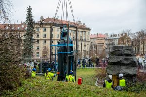 Desovietizacijos komisija nurodė Vilniuje pervadinti P. Cvirkos aikštę, L. Giros gatvę