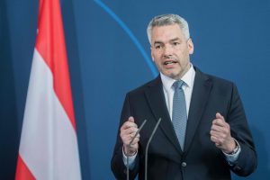 Austrijos kancleris išvyko vizito į Ukrainą