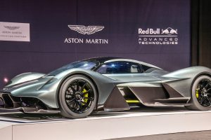 „Aston Martin“ ir „Formulės 1“ komanda sukūrė superautomobilį