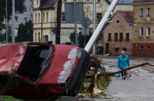 Vidurio Europoje tęsiasi potvyniai, daugėja žuvusiųjų