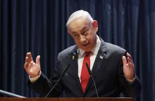 Netanyahu: husiai „sunkiuoju būdu“ išmoks pamoką, ką reiškia smogti Izraeliui