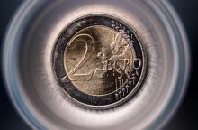 Joniškyje ir Šiauliuose rasta padirbta 50 eurų kupiūra ir dviejų eurų moneta
