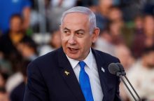 B. Netanyahu sako, kad TBT arešto orderis nesutrukdys jam ginti Izraelio